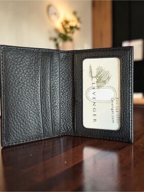Levenger Premium Black Grained Leather Card Case Wallet